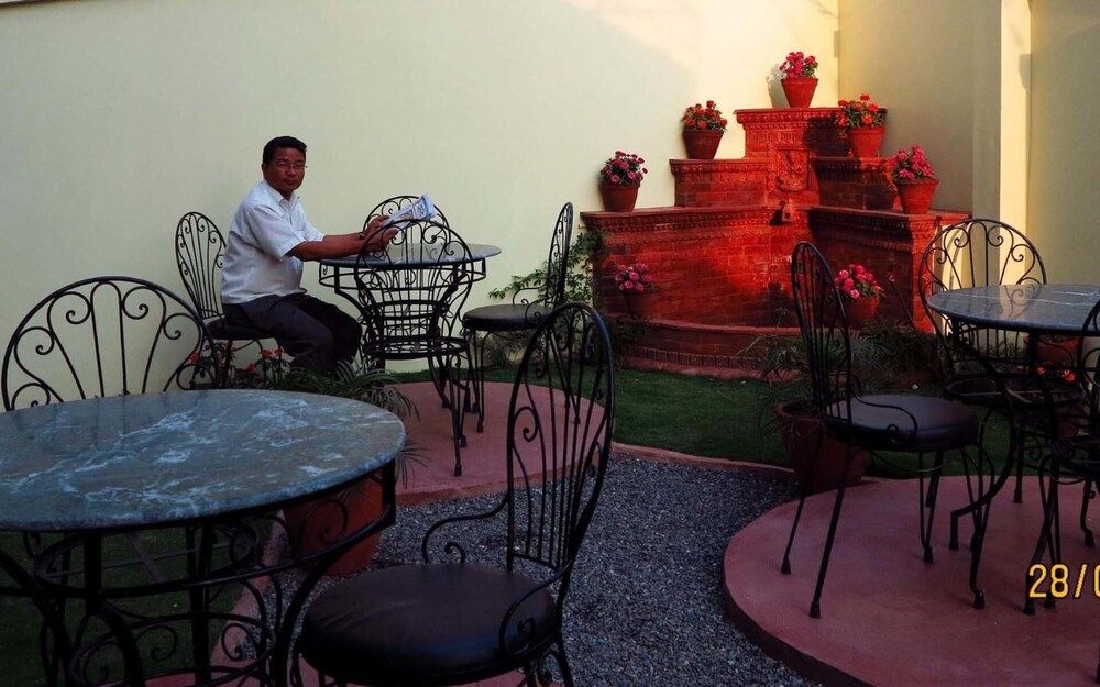 undefined Avalon House 7