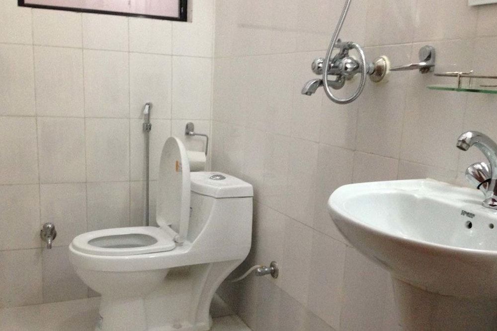 Avalon House Standard Double or Twin Room 5