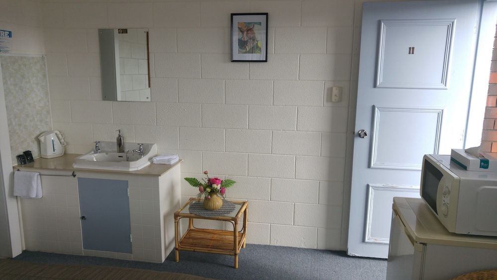 Redwood Lodge Motel Standard Studio Unit 11 3