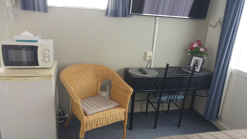 Redwood Lodge Motel Standard Studio Unit 11 5