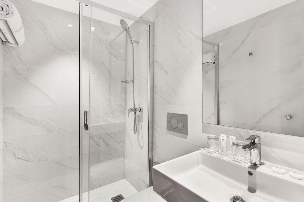 Hotel Exe Paris Centre Double or Twin Room 8