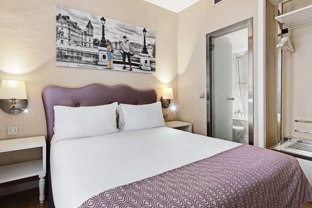 Hotel Exe Paris Centre Double or Twin Room 4