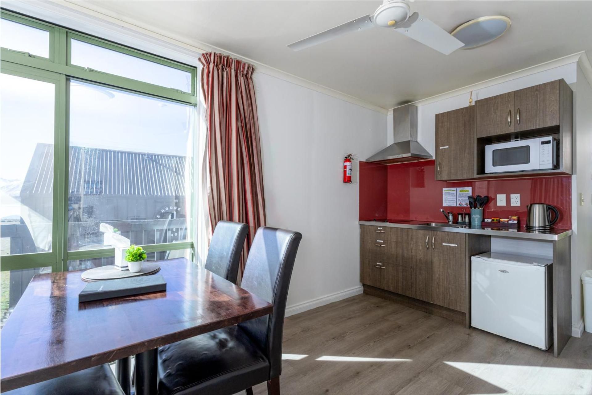 Lakeview Two-Bedroom Suite (Upstairs)