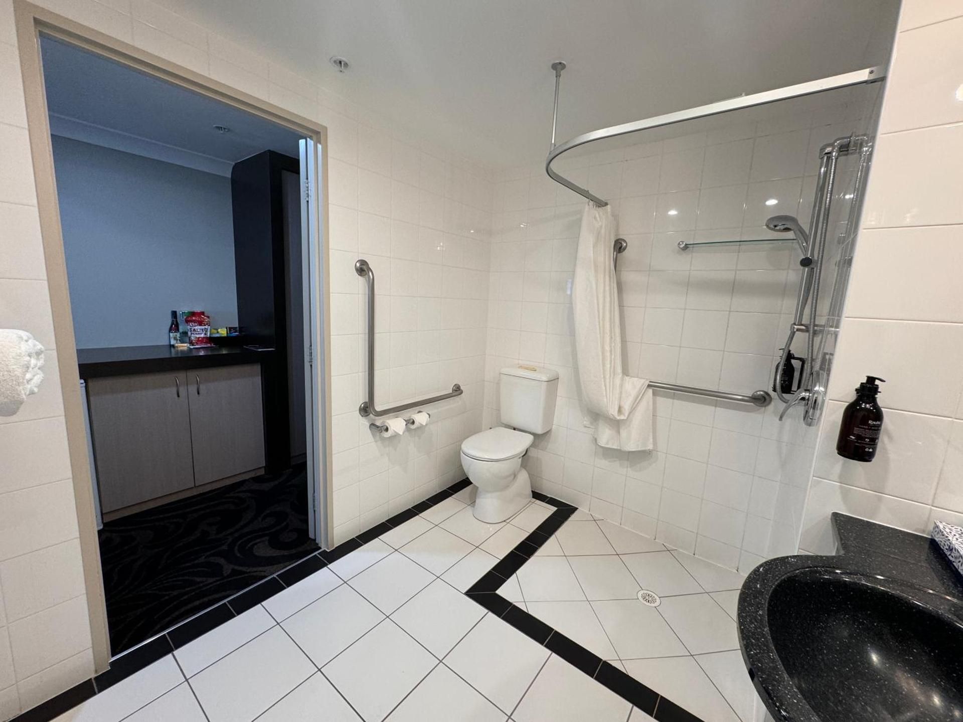 Millennium Hotel New Plymouth Waterfront Superior Accessible 1 King 3