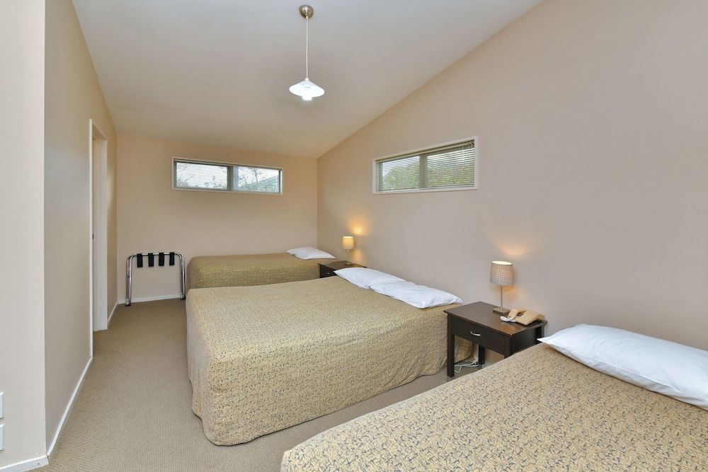 Wayside Motel Spacious 1 Bedroom 2