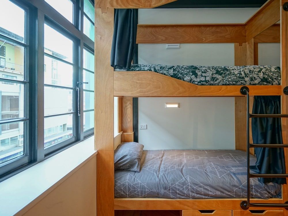 1 Bed in 8 Bed Mixed Dorm