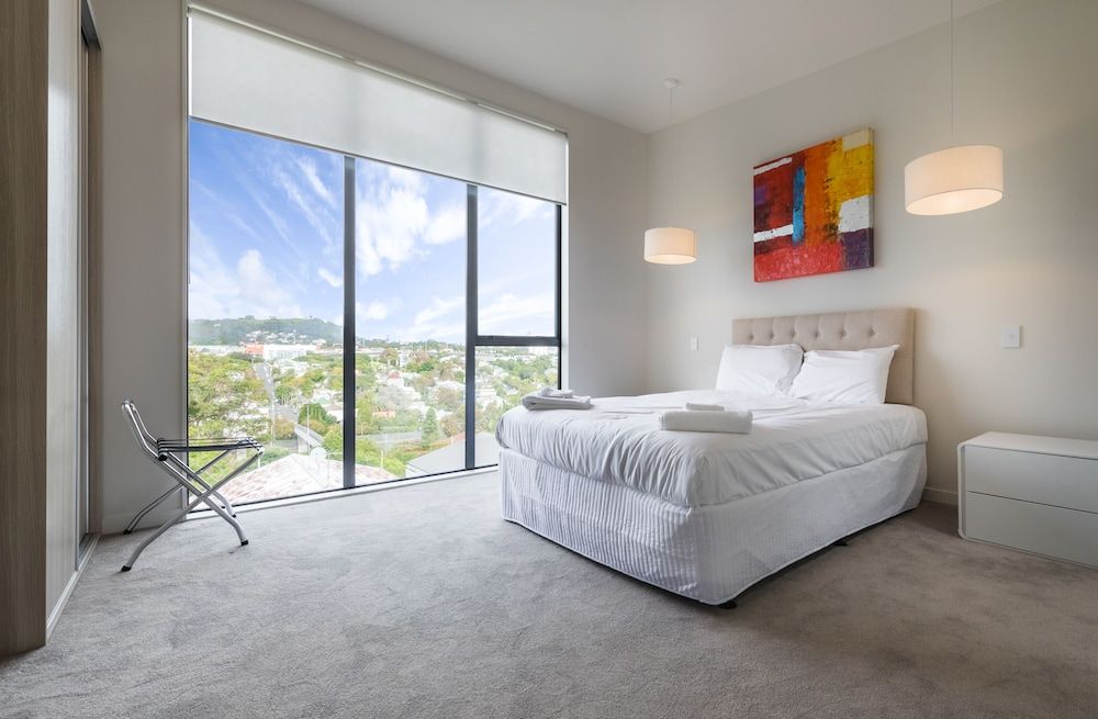 Spacious 3 Bedroom Apartment with Ensuite Bathroom