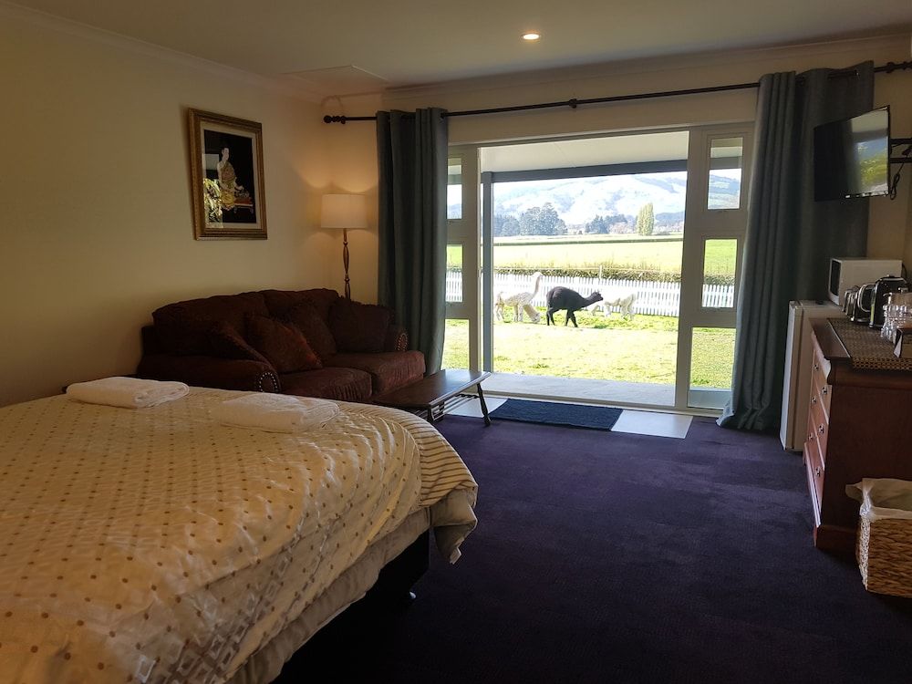 Luxury Suite, Mountain View