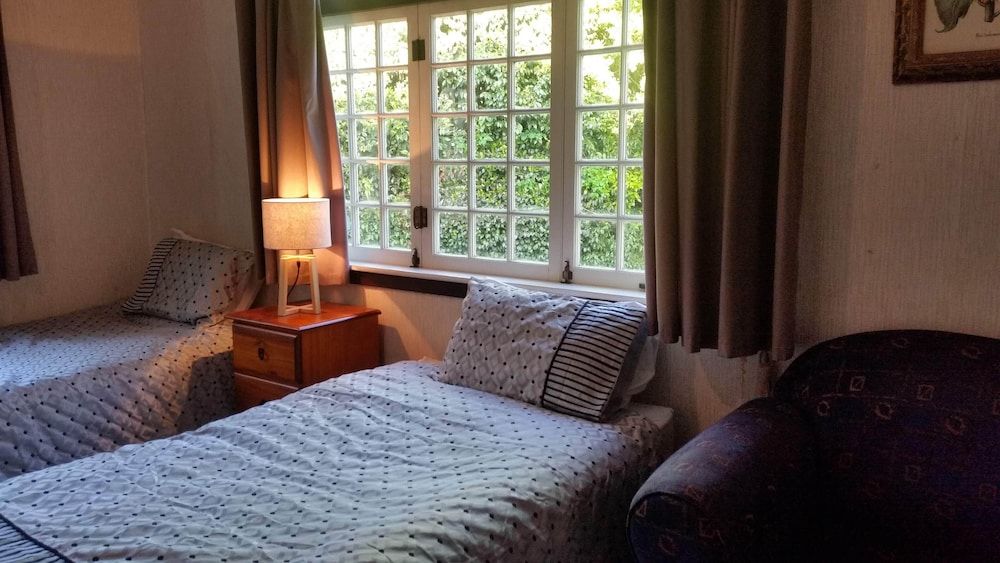 Homestead Twin Room C, 2 Single Beds