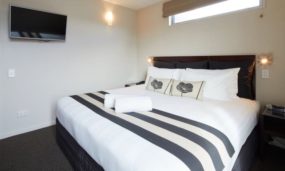 One Bedroom Suite - Spa Bath