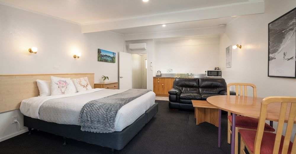 Grove Park Motor Lodge Studio Access Units