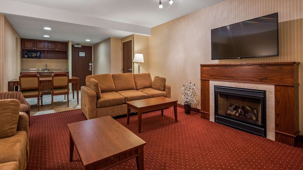 Suite, 1 King Bed, Non Smoking, Fireplace (Living Room;with Sofabed)