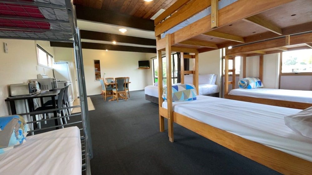 Classic Cabin, 1 Queen Bed and 3 Bunk Beds, Shared Bathroom