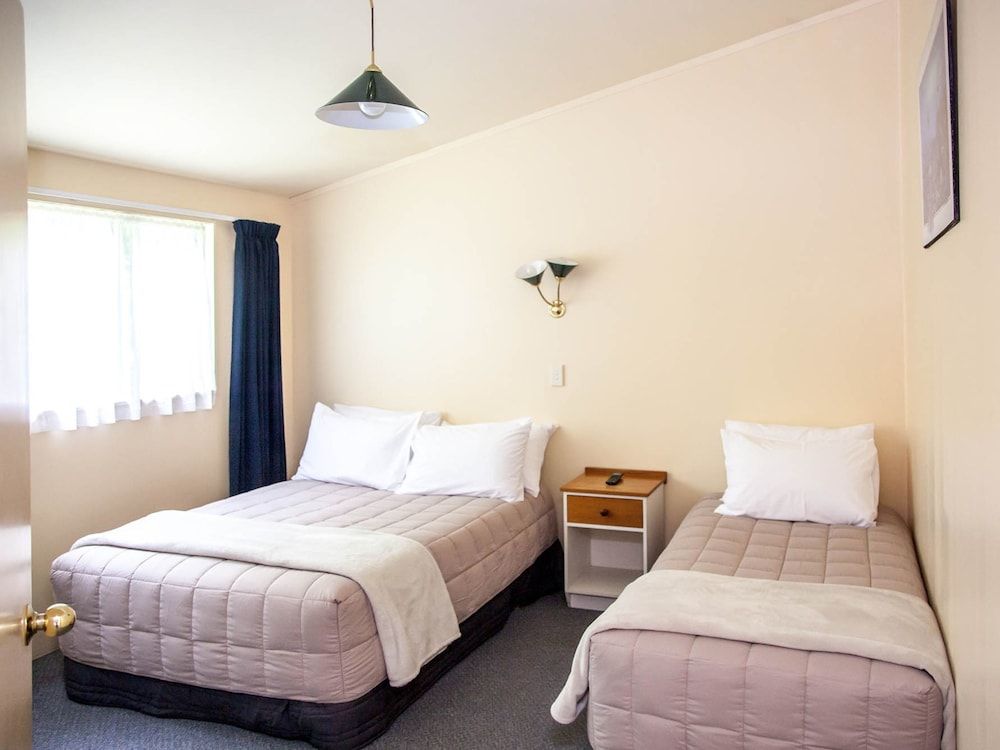 Goldmine Motel One Bedroom 3