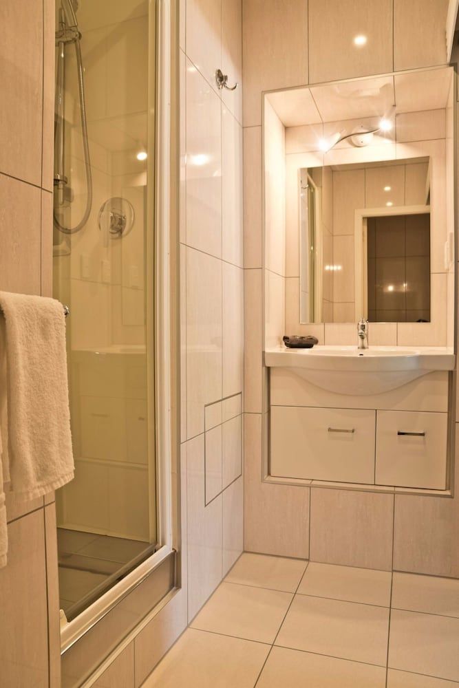 Picton Accommodation Gateway Motel Standard Studio, 1 Queen Bed 6