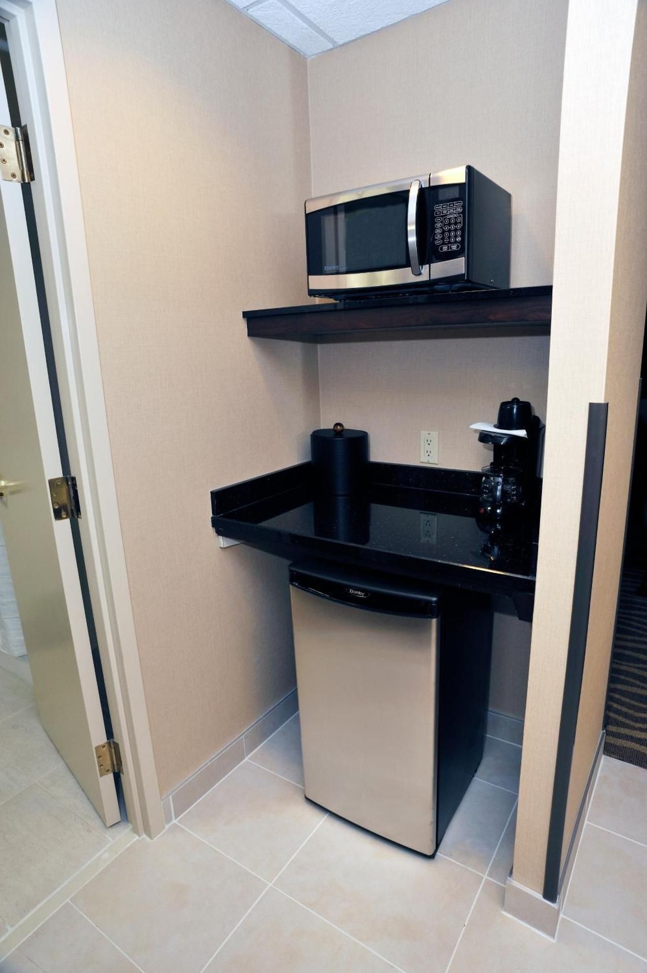 Best Western Premier Denham Inn & Suites 2 queen beds, nonsmoking 2