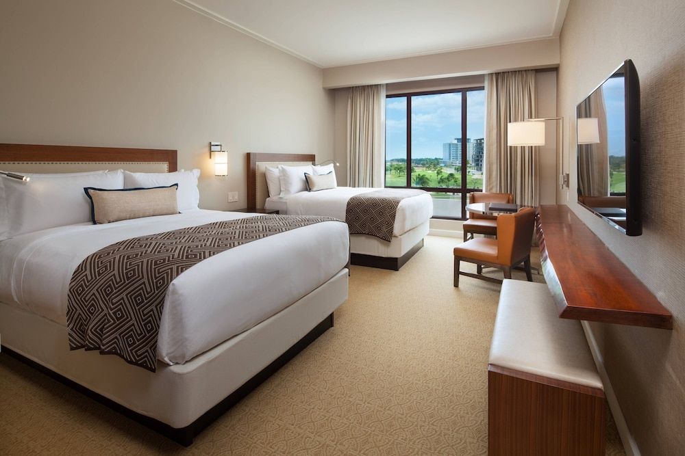 Deluxe Room, 2 Queen Beds, Non Smoking, Golf View
