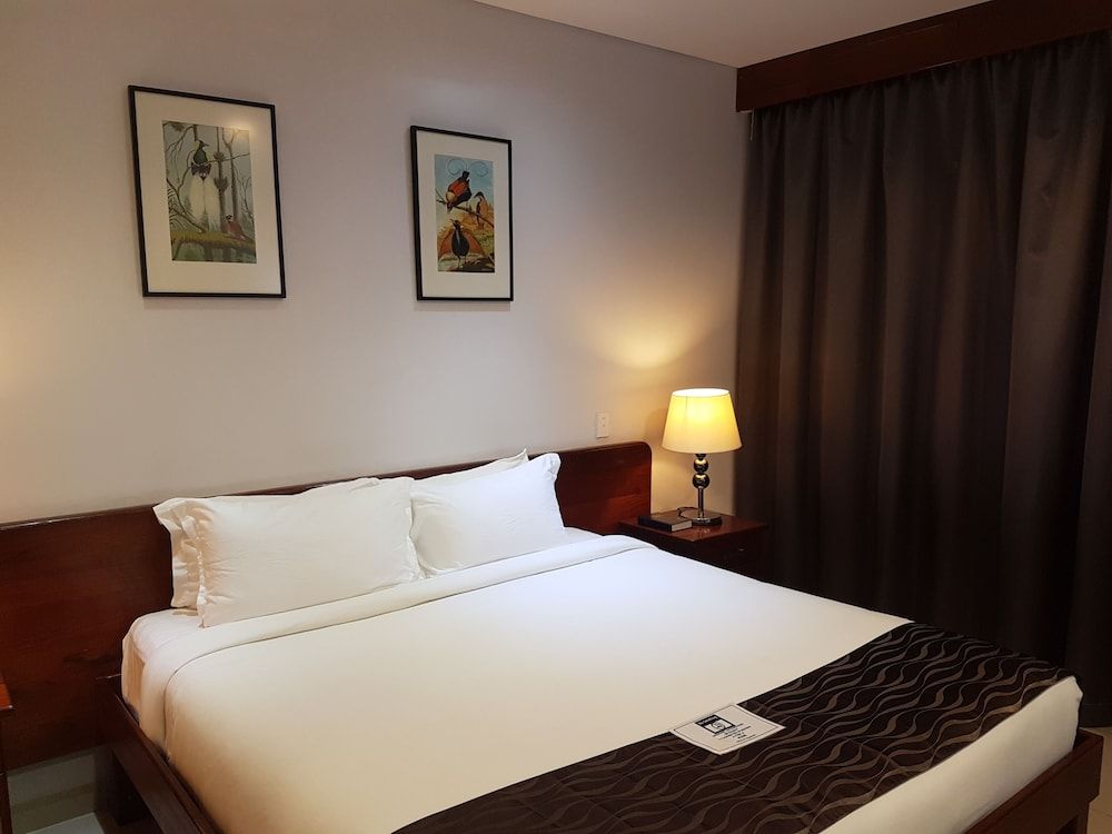 Paddy's Hotel & Apartments