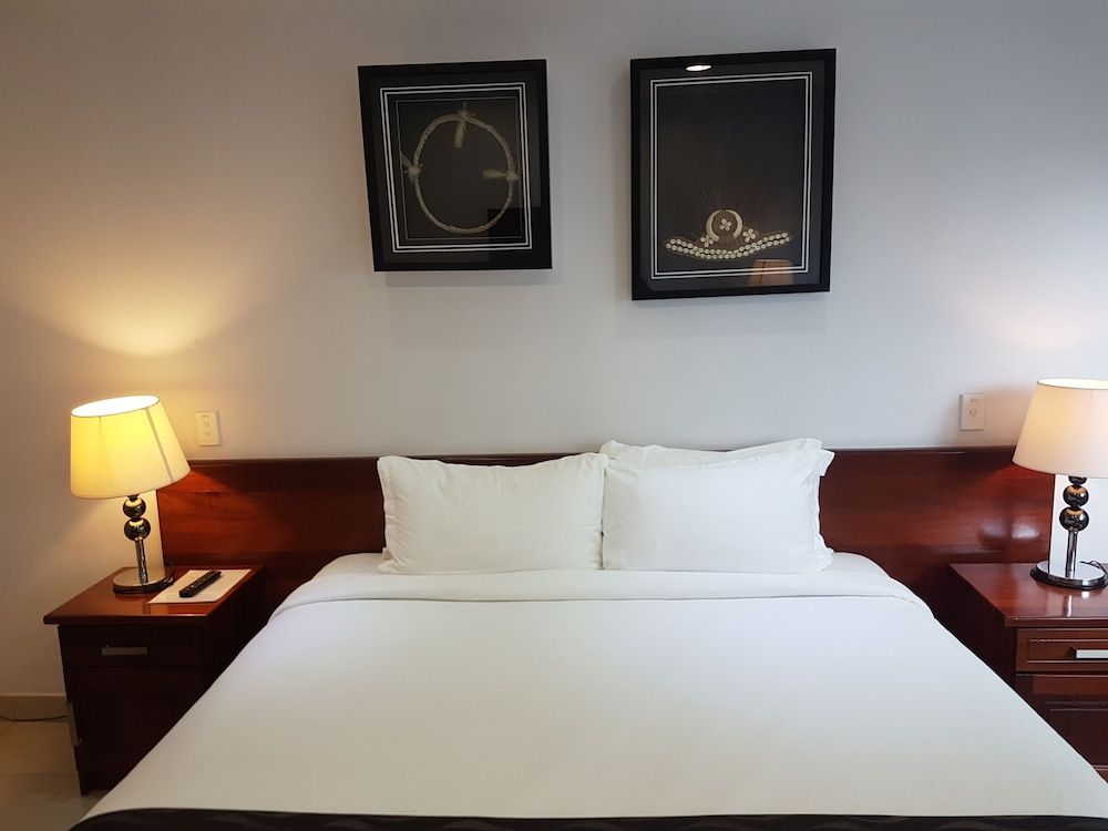 Paddy's Hotel & Apartments Deluxe Double Room 3