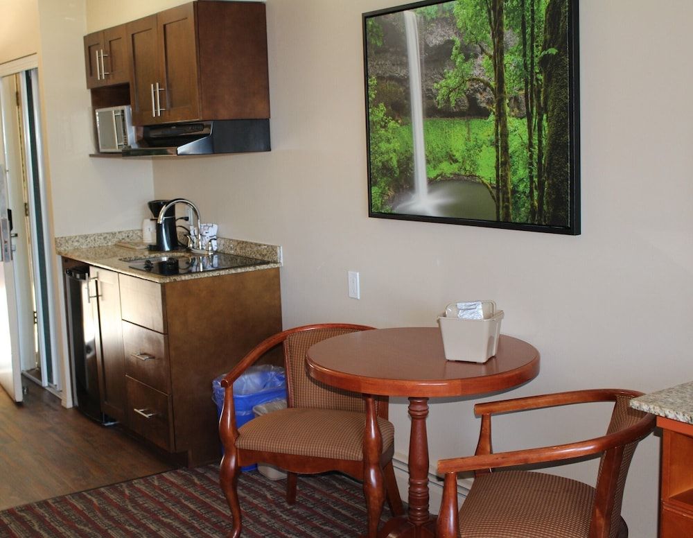 Deluxe Studio Suite, 2 Queen Beds, Non Smoking, Ocean View