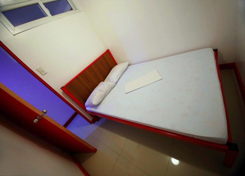 Stay Malate Hostel Double Fan Room with Shared Bathroom 3