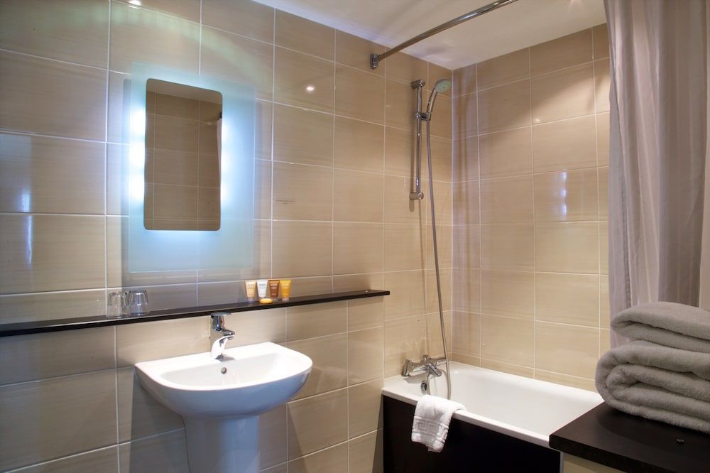 Manchester Airport Stanley Hotel, BW Signature Collection Standard Room, 1 Twin Bed, Non Smoking 4