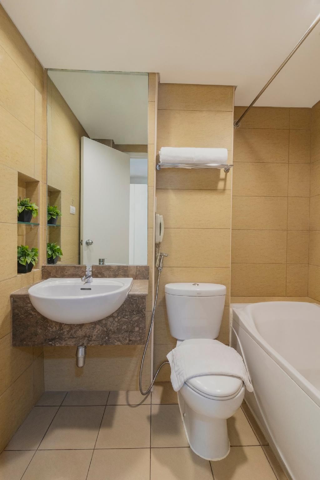 undefined St Giles Makati – A St Giles Hotel, Manila 5