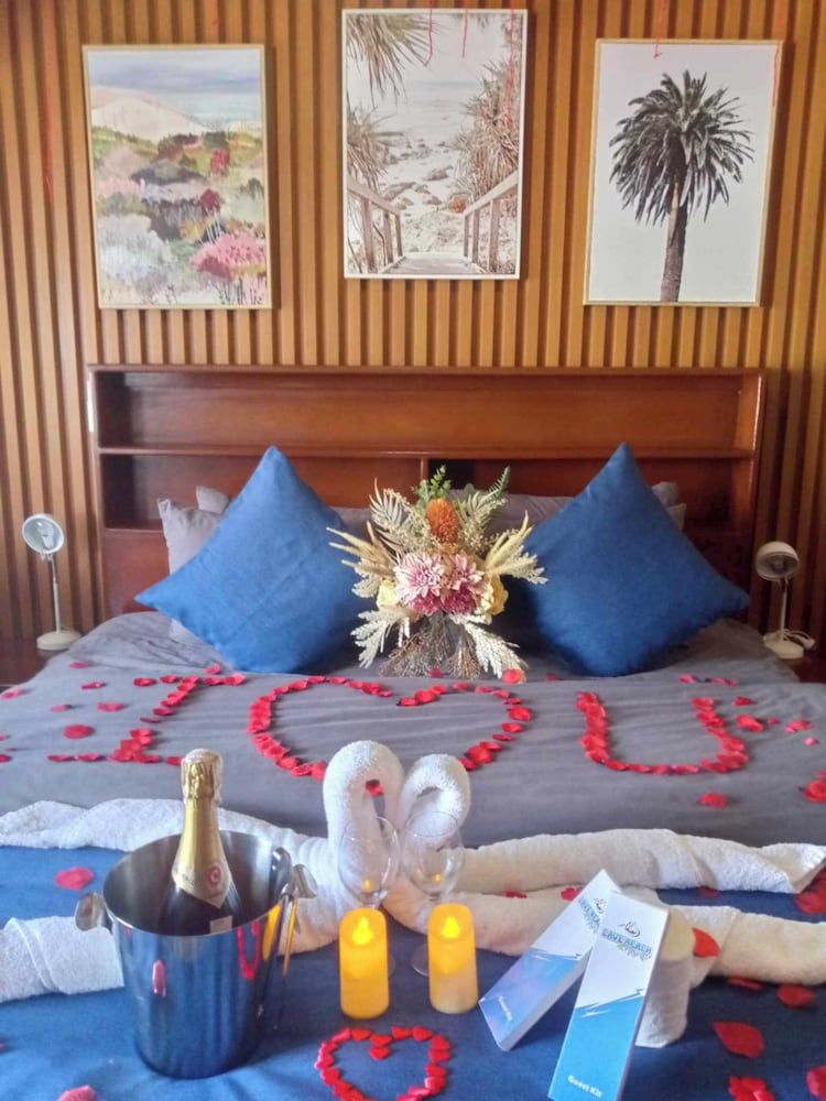 Cave Beach Resort Boutique Luxury Accomodation Deluxe King Room 4