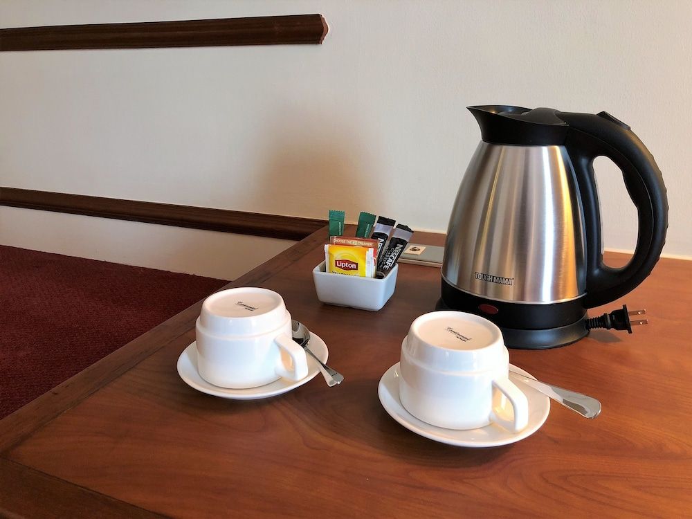 Manila Prince Hotel Deluxe Room 8