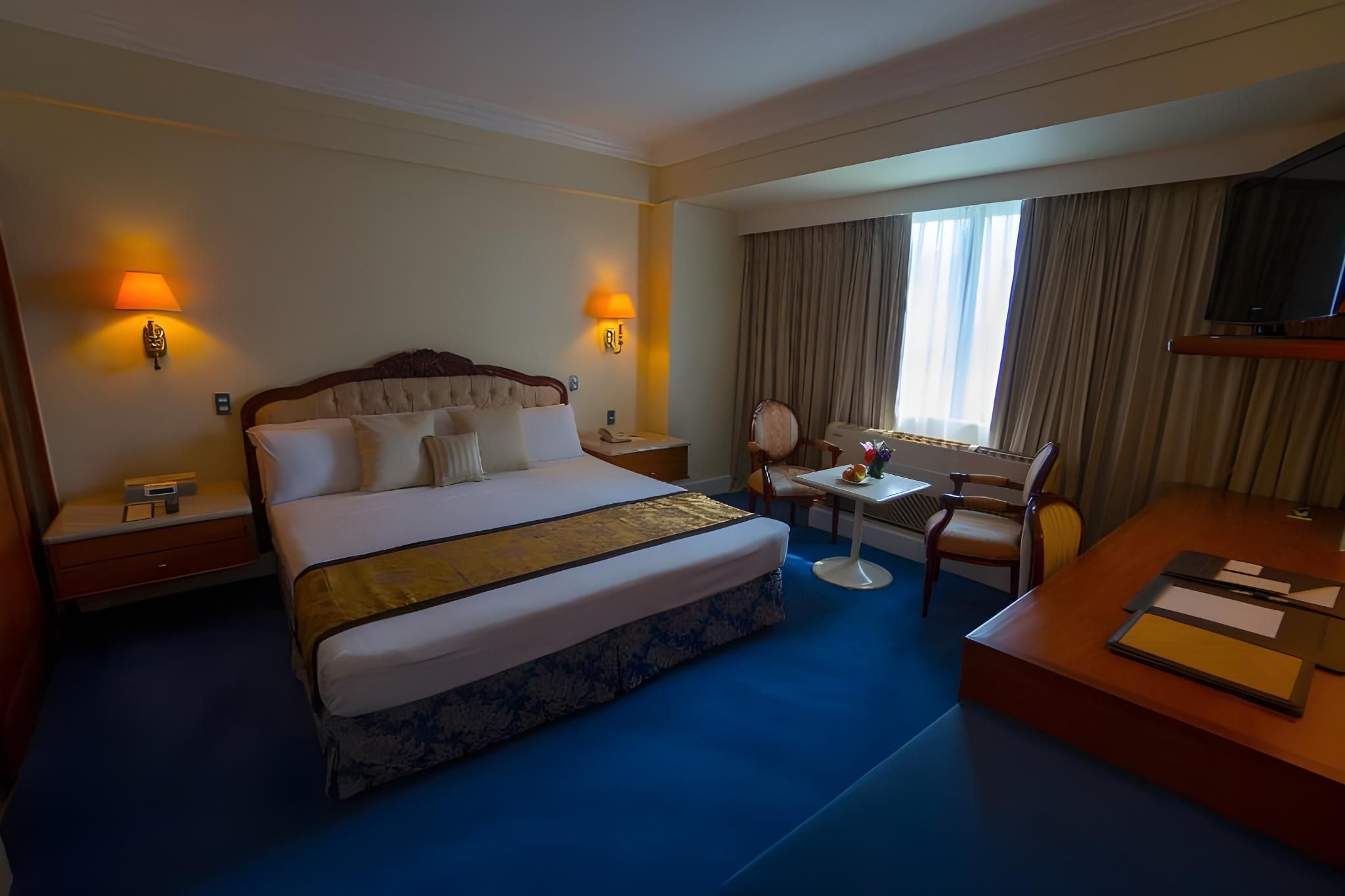 Manila Prince Hotel Deluxe 2