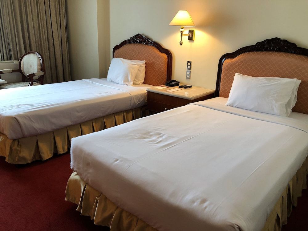 Manila Prince Hotel Deluxe Room 4