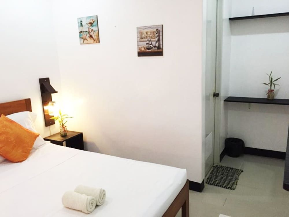 A&J Pension Deluxe Room 13