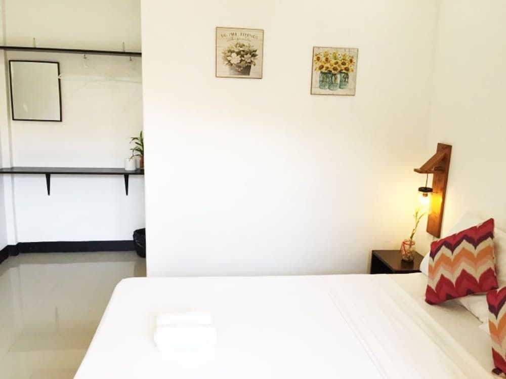 A&J Pension Deluxe Room 11