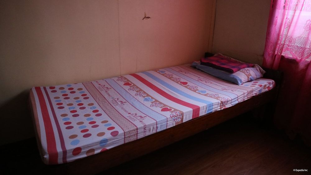 Mabini Pensione Fan Room, Shared Bathroom 2