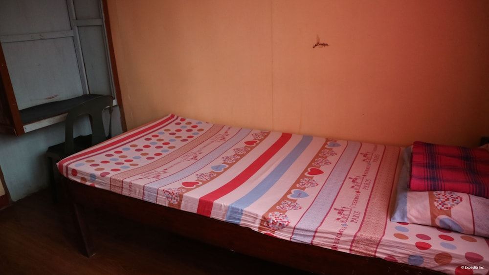 Mabini Pensione Fan Room, Shared Bathroom 3