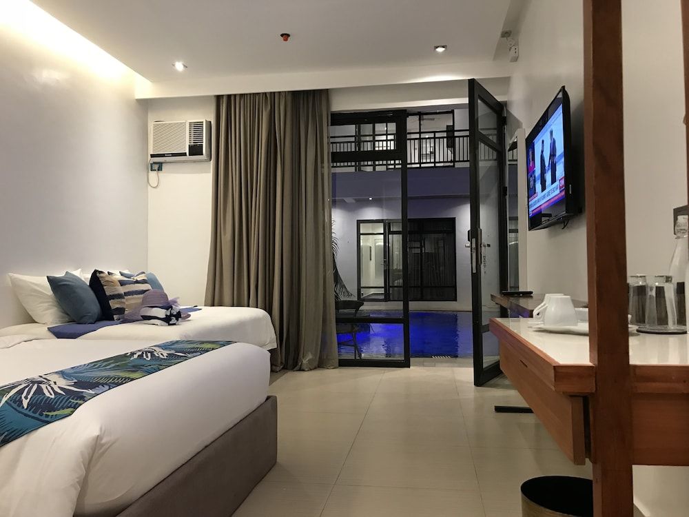 White Breeze Palawan Boutique Hotel Superior Room 8
