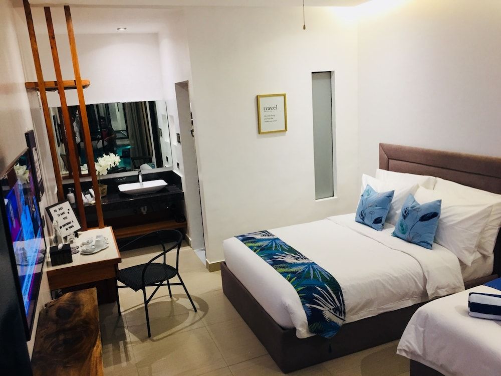 White Breeze Palawan Boutique Hotel Superior Room 2