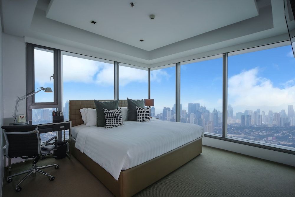 The Alpha Suites Deluxe Suite, 2 Bedrooms 2