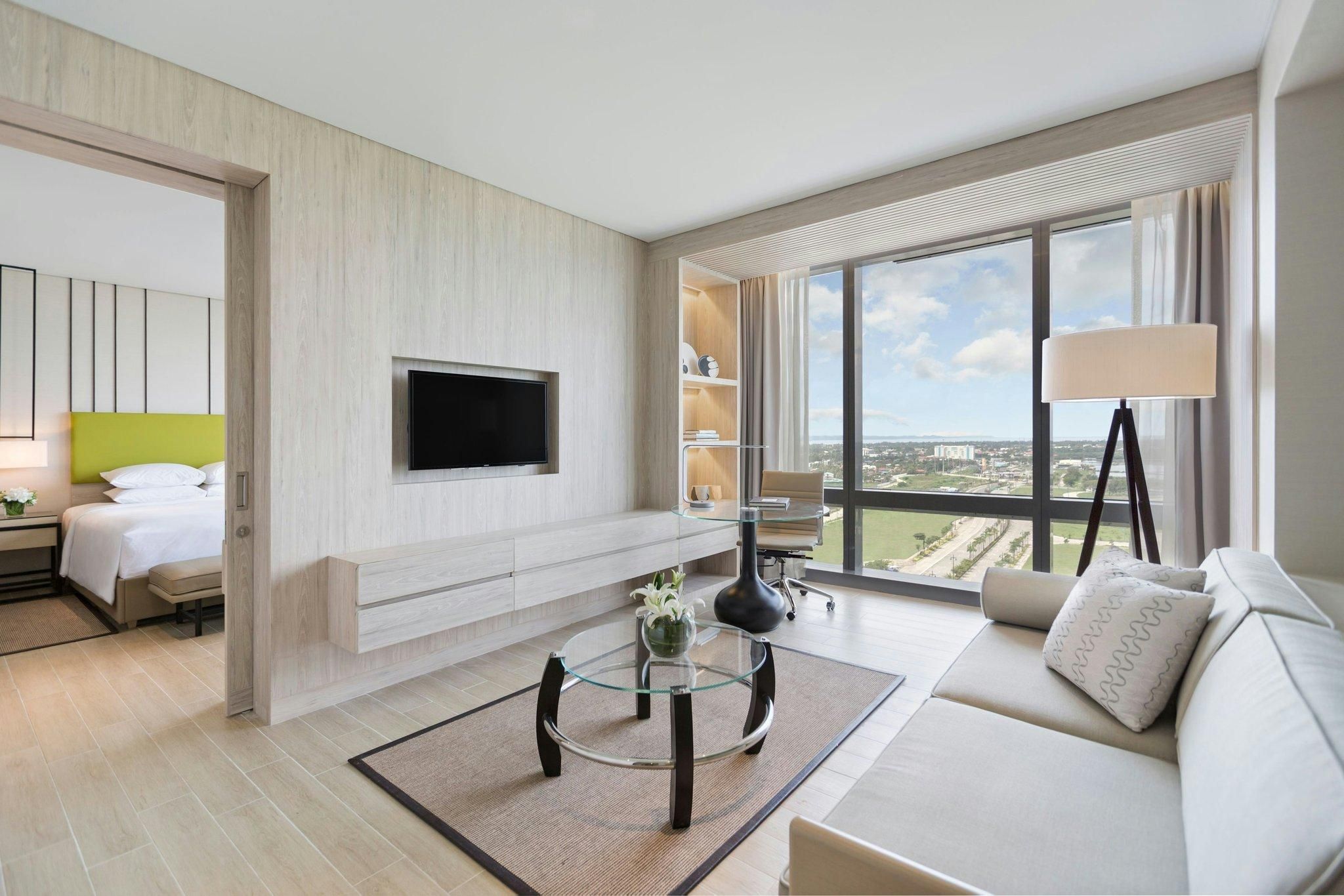 1 Bedroom Junior Suite, 1 King, City view