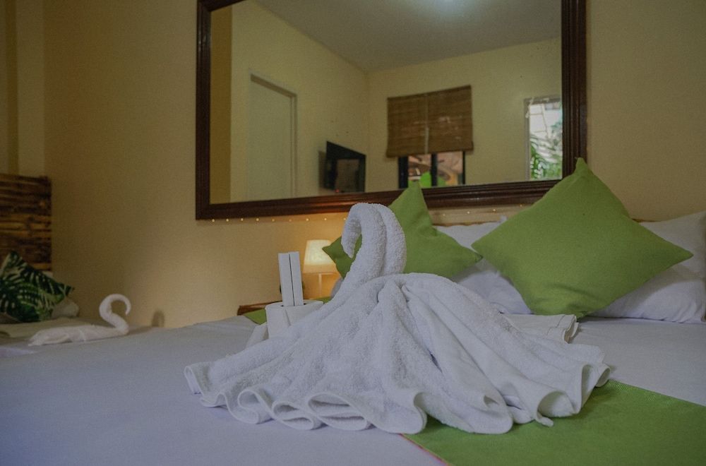 The Palms Resort & Bar Classic Triple Room 7