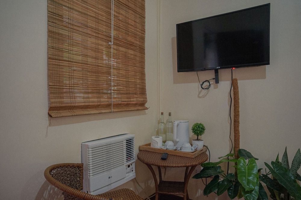 The Palms Resort & Bar Classic Triple Room 14