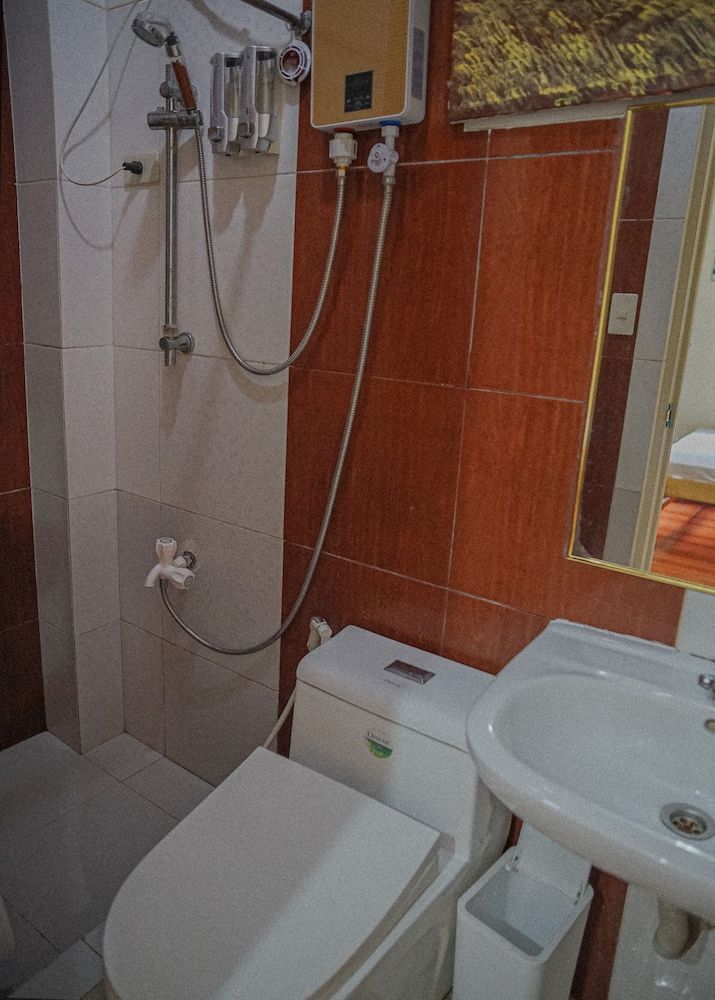 The Palms Resort & Bar Classic Triple Room 10