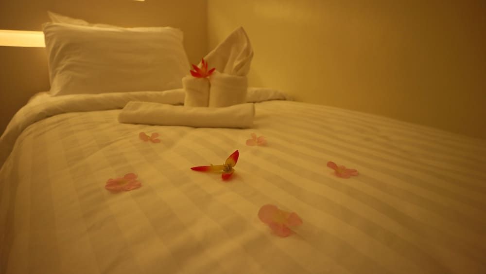 Haramayne Suites Standard Twin Room 2