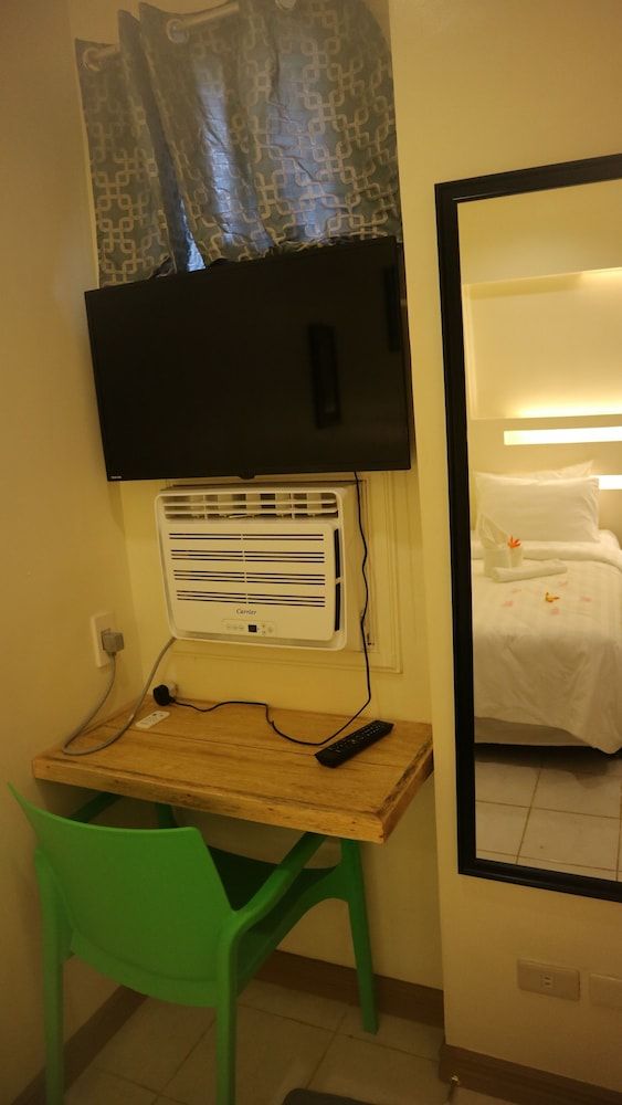 Haramayne Suites Standard Twin Room 5