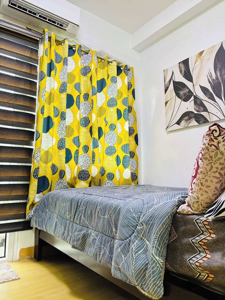 Trees Residences by Jhoy