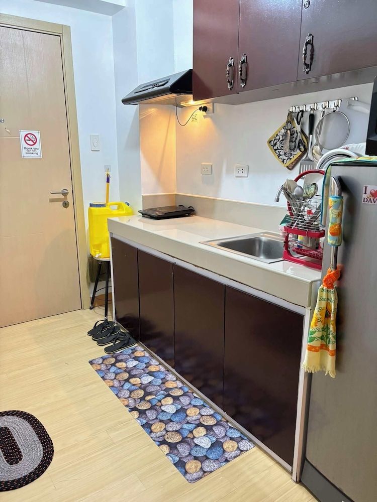 Trees Residences by Jhoy Comfort Condo, 1 Bedroom, Balcony 5