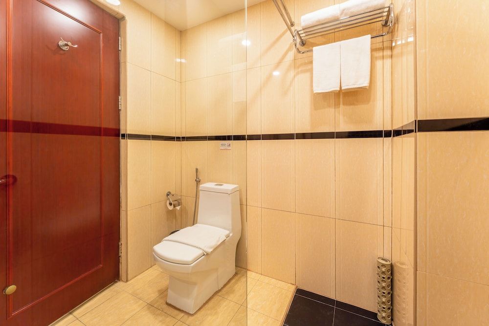 Swiss-Belhotel Blulane Manila Philippines Superior Room Twin 3