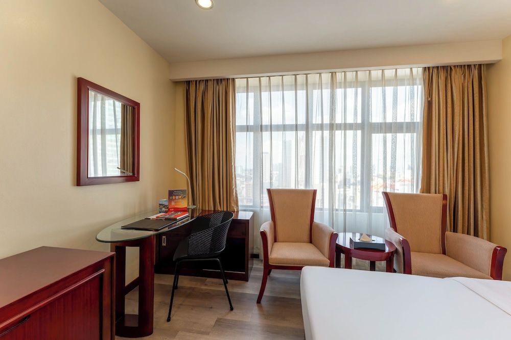 Swiss-Belhotel Blulane Manila Philippines Superior Room Twin 4