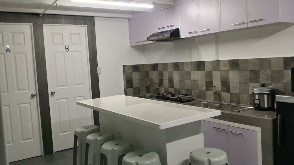 undefined ERVoruto Hostel Makati 10