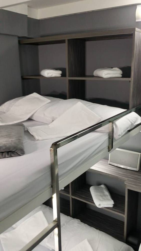 undefined ERVoruto Hostel Makati 3